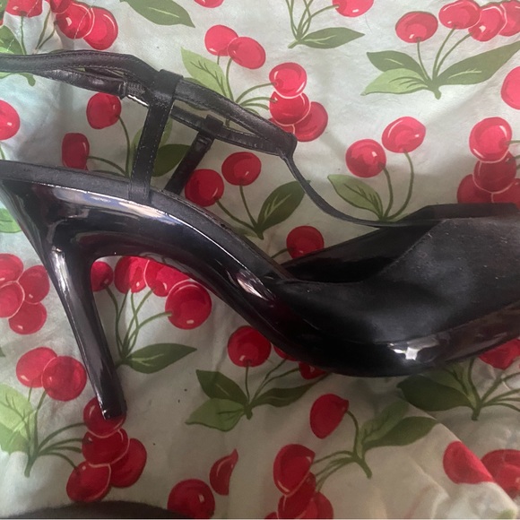 Black satin sandals with t-strap and high spiked heel. 10 - Picture 3 of 8